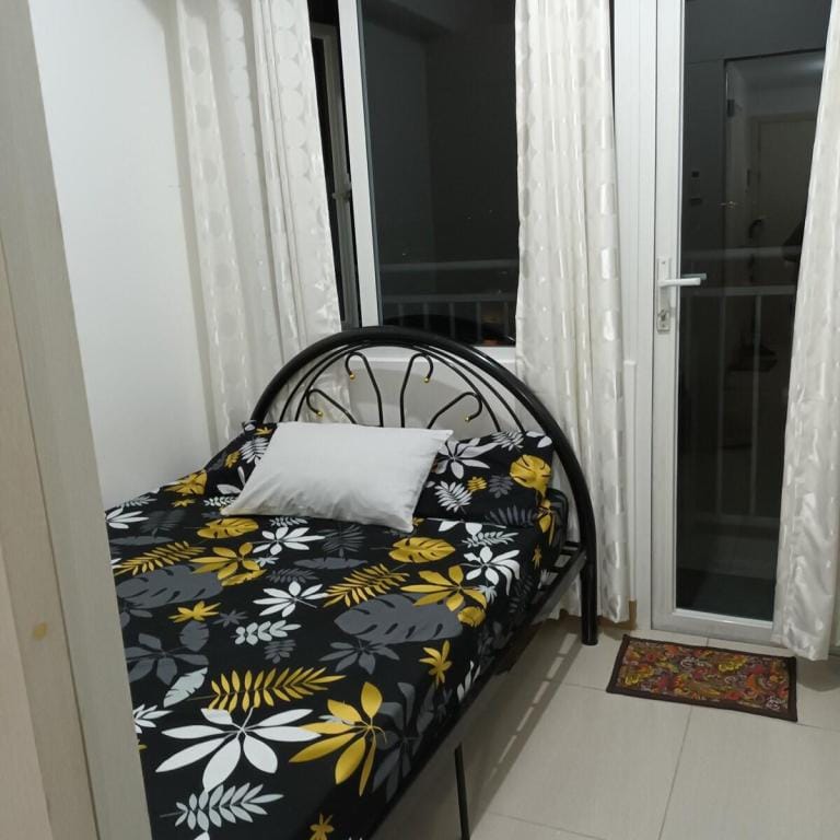 Romantic getaway in the city 119 Vacation rental in Las Pinas