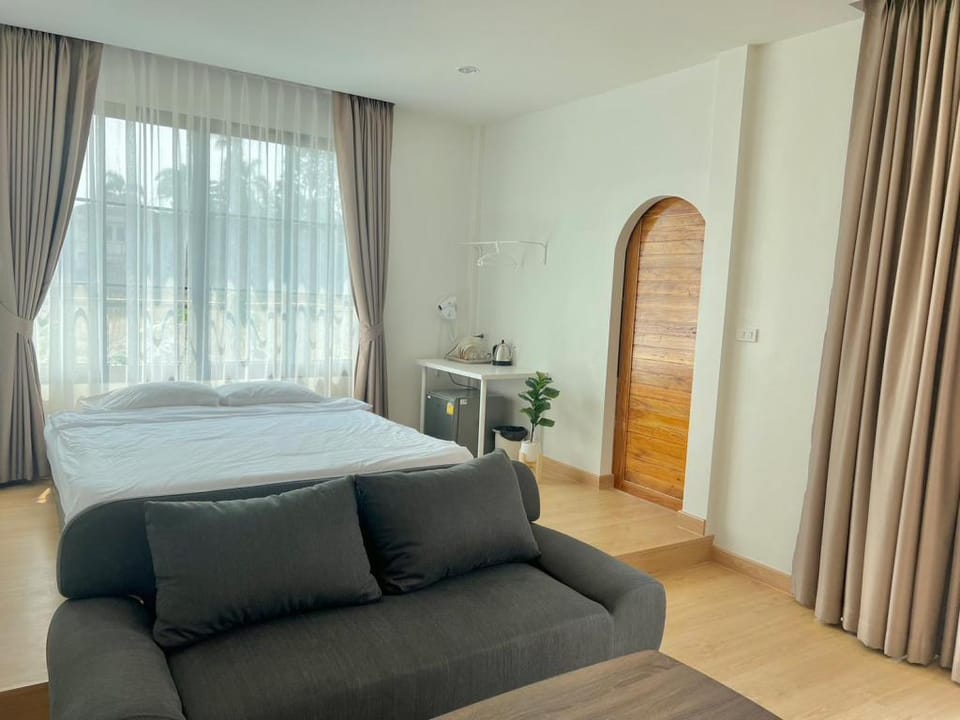SKYLIGHT99@Kiirin House Banpong Villa in Thailand