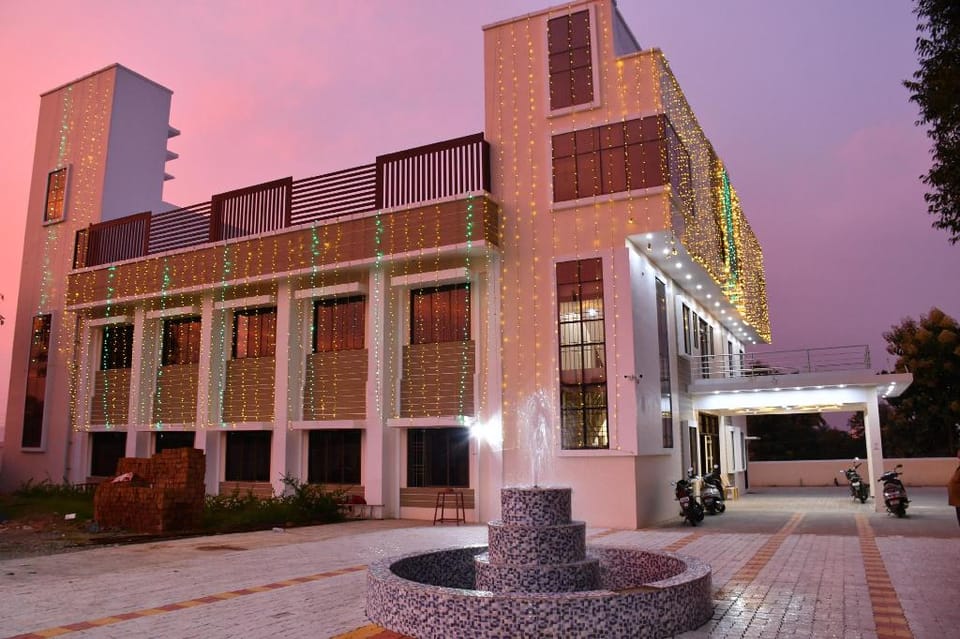 SRI VIJAY BALAJI MAHAL AC Hotel in Tamil Nadu