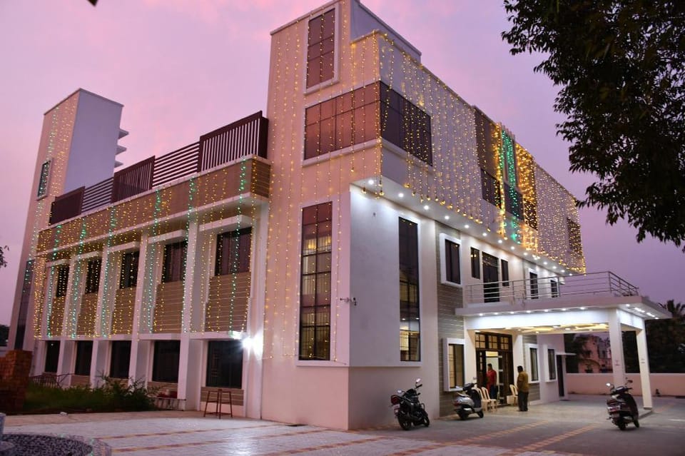 SRI VIJAY BALAJI MAHAL AC Hotel in Tamil Nadu