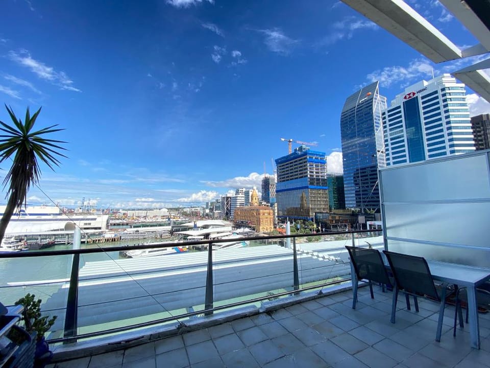 Prince Wharf: Waterfront Sea Views Suite 1# Apartment in Auckland