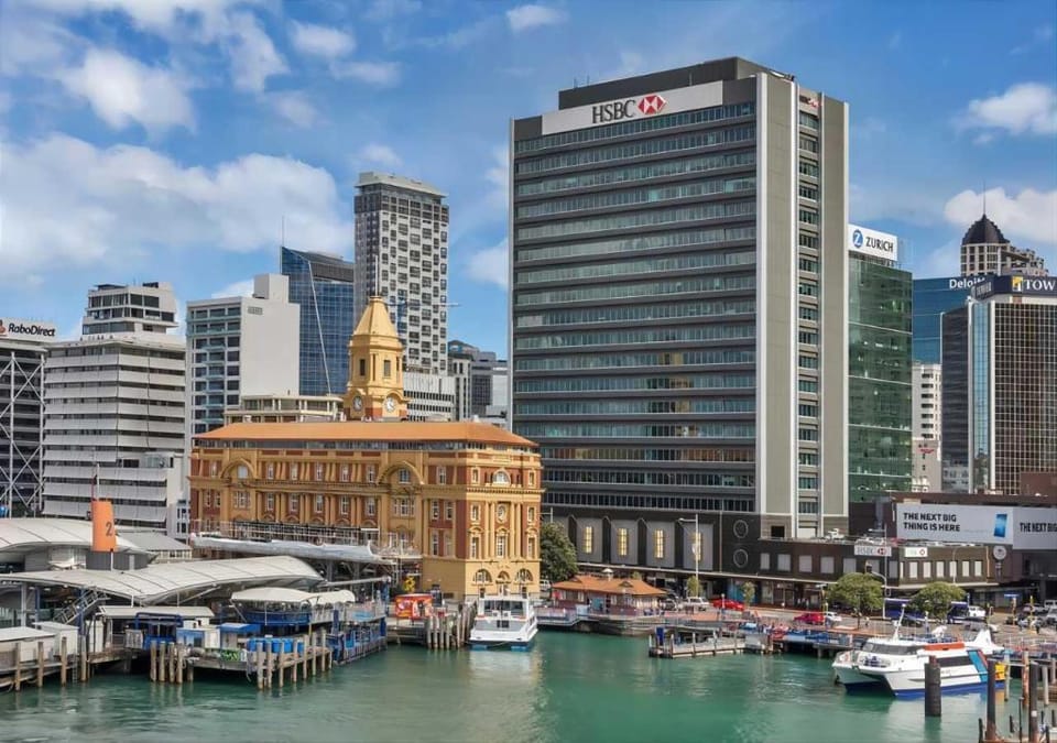 Prince Wharf: Waterfront Sea Views Suite 1# Apartment in Auckland