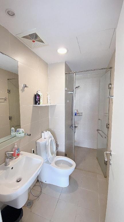 HHomes - 2 Bedroom with Pool GYM Masteri Thao Dien Apartment in Ho Chi Minh City
