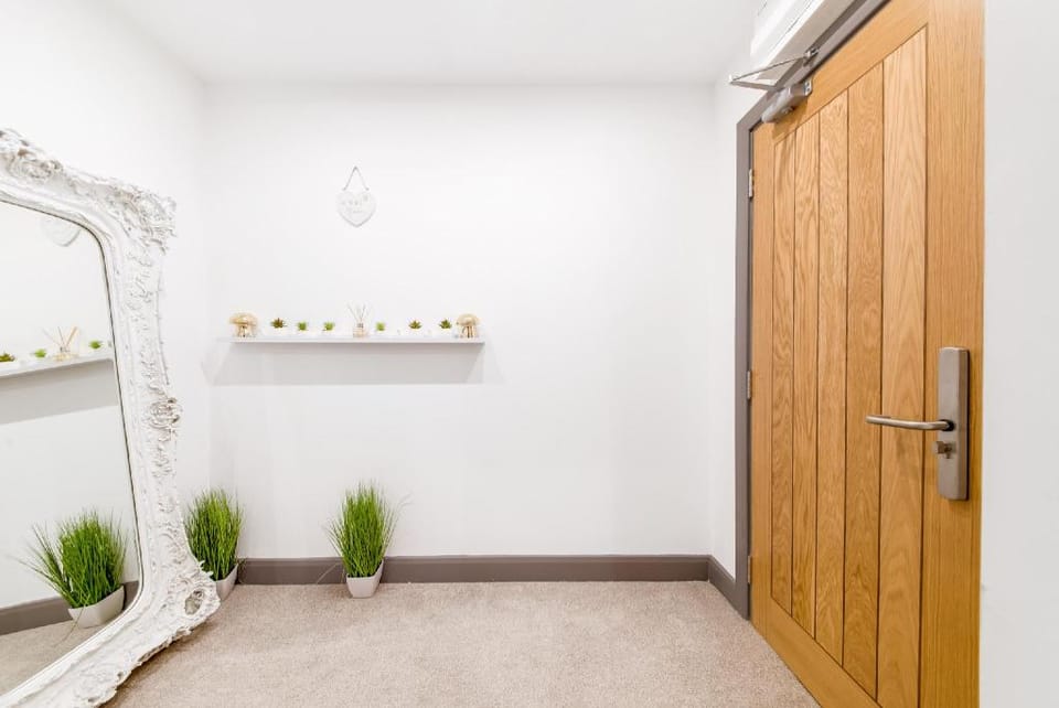 ReGina Lodge Bradford  Apartment in Bradford