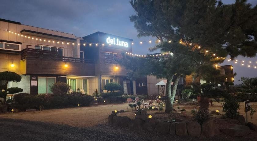 Seoguipo Deluna spa pension Bed and Breakfast in South Korea
