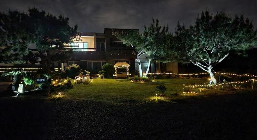 Seoguipo Deluna spa pension Bed and Breakfast in South Korea