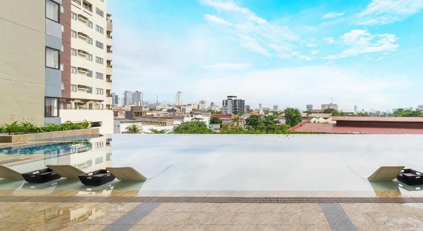 Infini by J&J ( Persimmon Studio | WiFi | Pool ) Apartment in Lapu-Lapu City