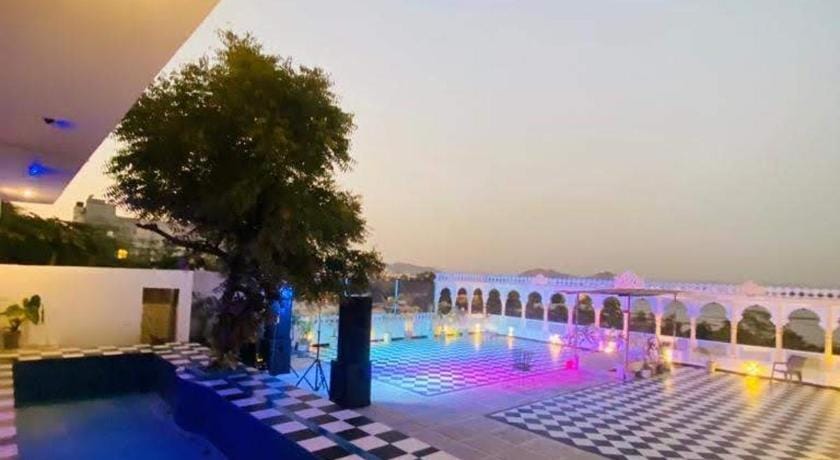 View Lake Village Hotel in Udaipur