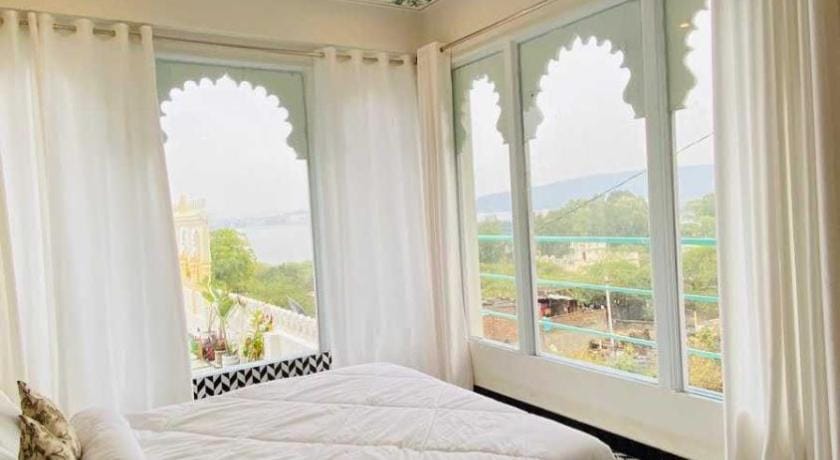View Lake Village Hotel in Udaipur