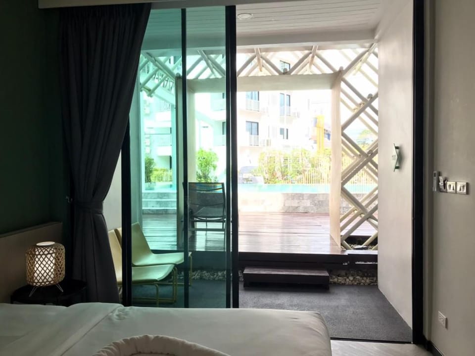 Yanud Residence pool side room2 Apartment in Phuket