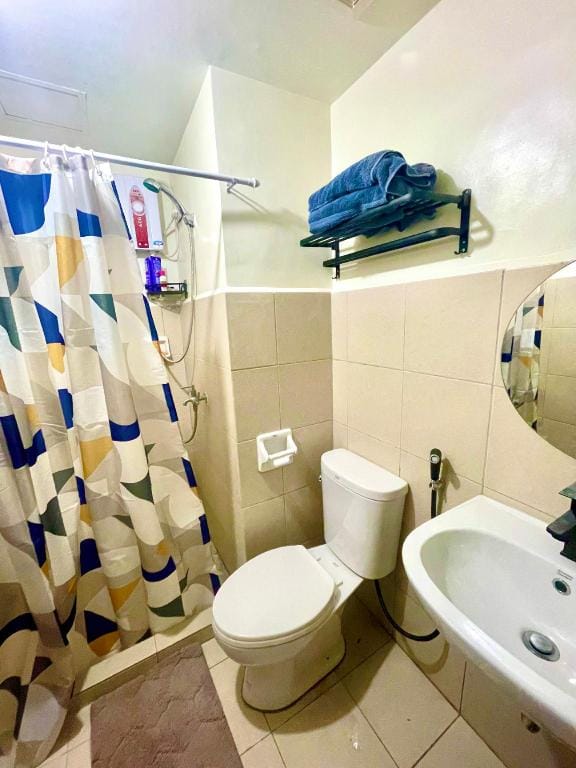 Casa Mira Towers, city center & near SRP and CCLEX Apartment in Cebu City
