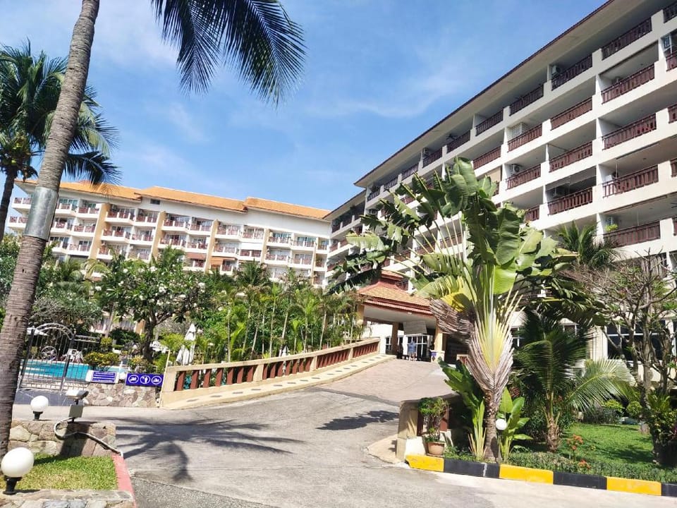 Royal Hill Condotel Apartment in Pattaya City