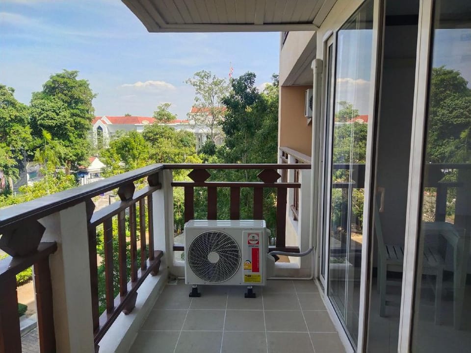 Royal Hill Condotel Apartment in Pattaya City