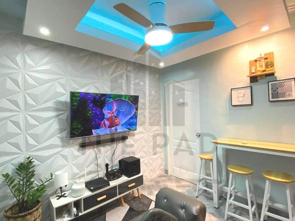 The PAD Staycation | 2BR with PS4, Netflix, WIFI Apartment in Region of Manila