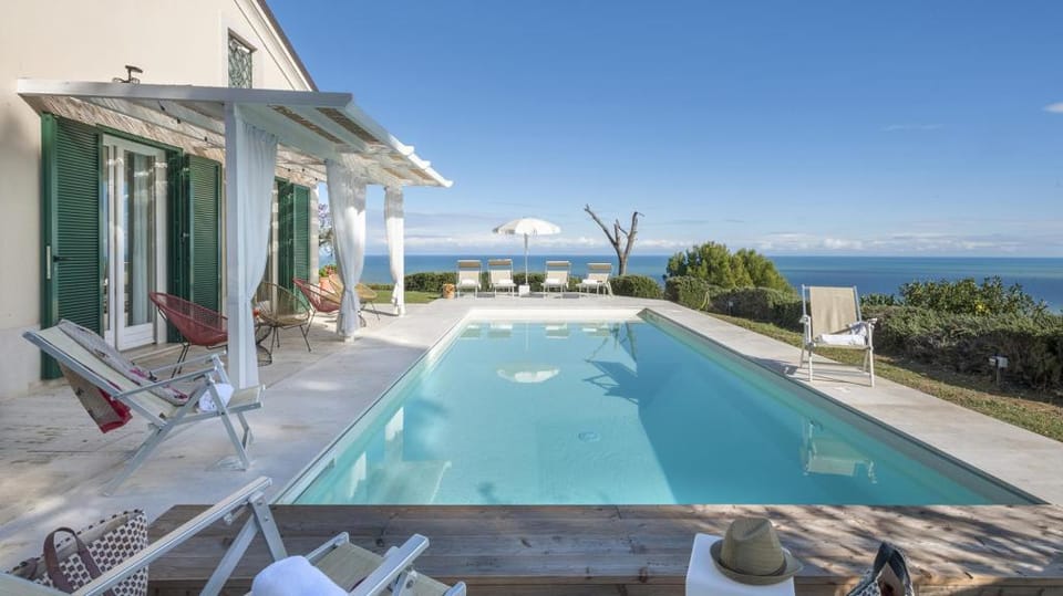 Villa Lucente 6+2 Apartment in Abruzzo