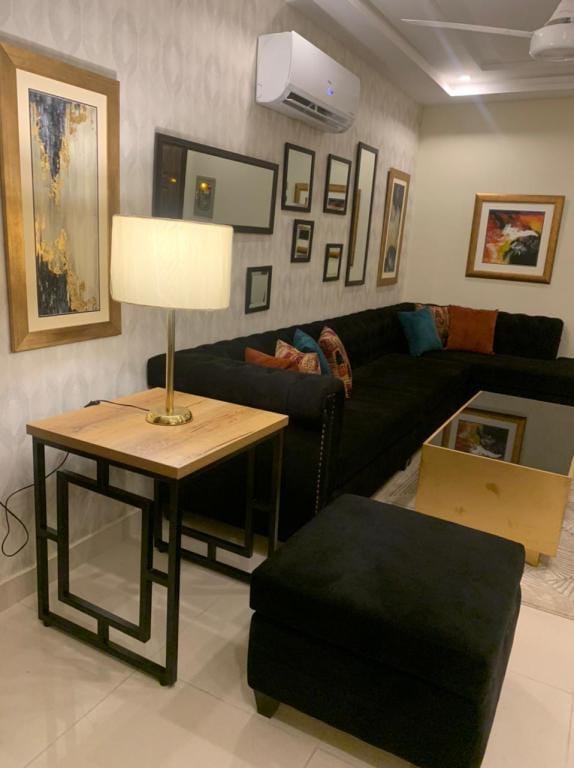 DIAMOUNT  Apartment in Lahore