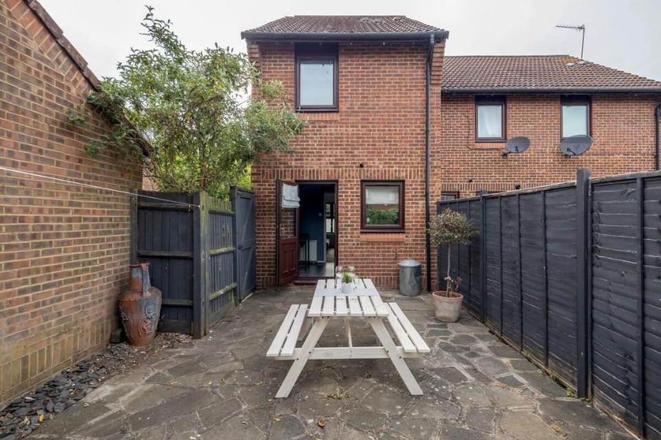 Two Bed House in Woodford/London and Enfield Vacation rental in Ilford