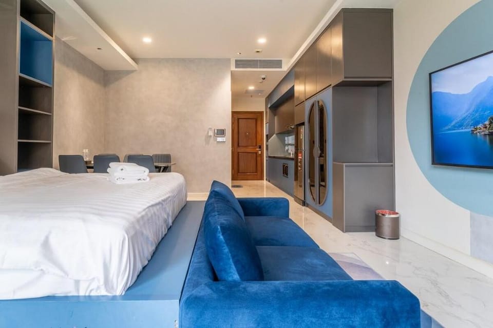 The Rixx Boutique- Opera House- SmartTV65in - pool Vacation rental in Ho Chi Minh City