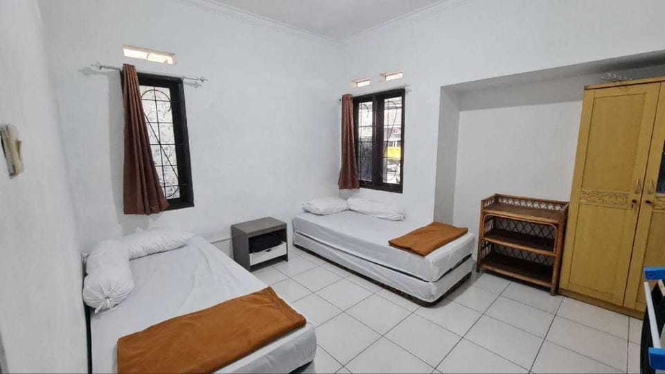 EXPRESS O 92035 Rumah Singgah 8b Hotel in Bandung