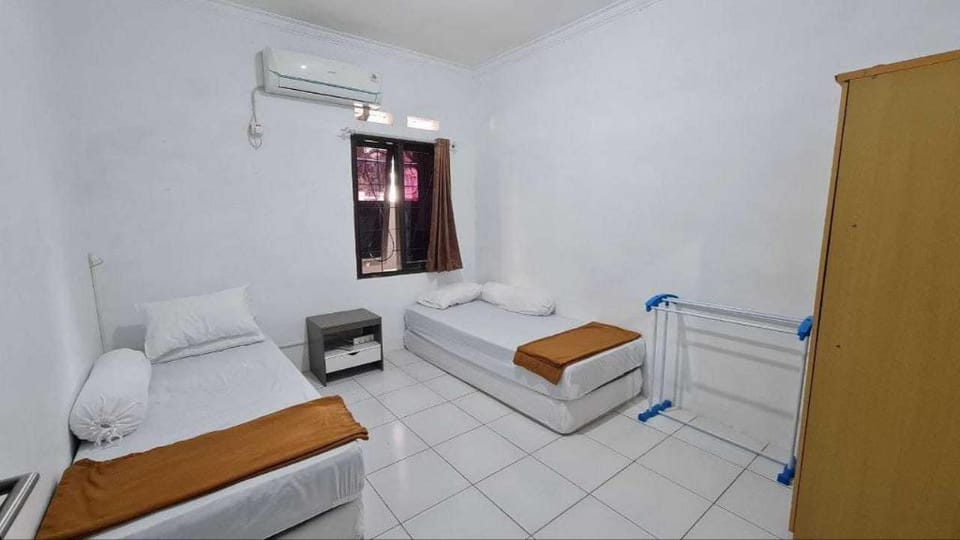 EXPRESS O 92035 Rumah Singgah 8b Hotel in Bandung