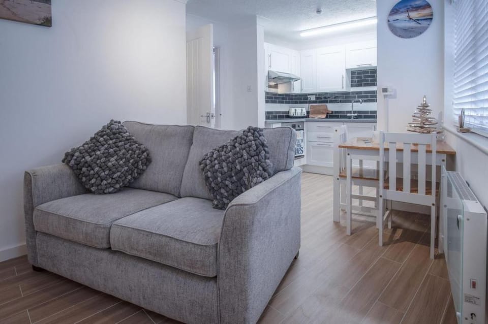 Castle Cove - 1 Bedroom Apartment - Tenby Apartment in Wales