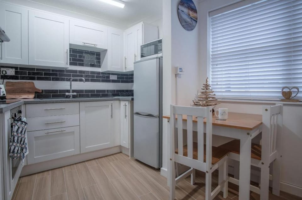 Castle Cove - 1 Bedroom Apartment - Tenby Apartment in Wales