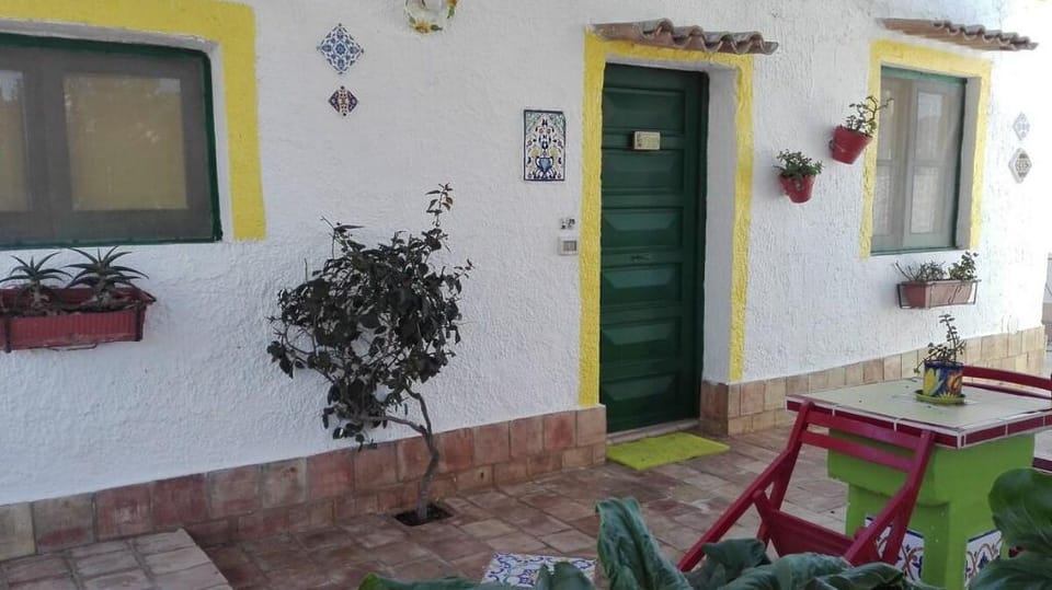Orange Rock- Casa con Piscina - 3 Camere - 3 Bagni Vacation rental in Marsala