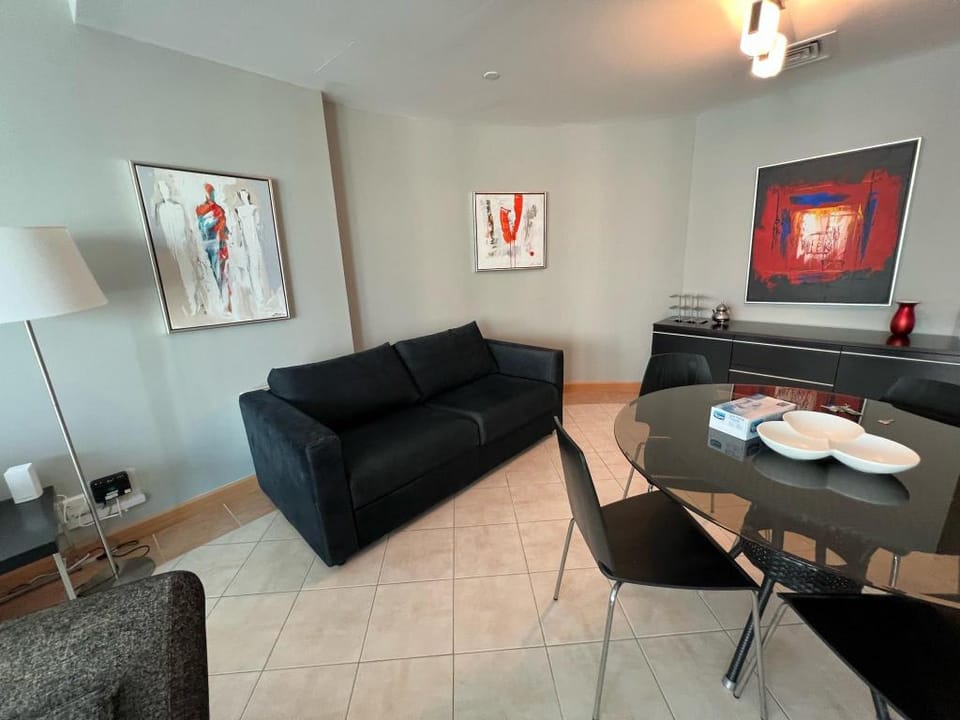 Specious One Bedroom  with Panoramic Marina View Vacation rental in Dubai