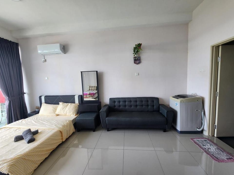 17-Mt Austin Palazio studio 2/3pax street view Apartment in Johor Bahru