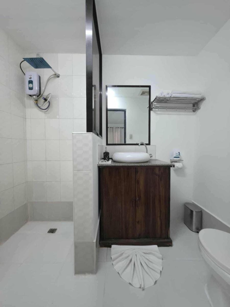 wombats beach resort,hotel, bar and restaurant Hotel in Olongapo