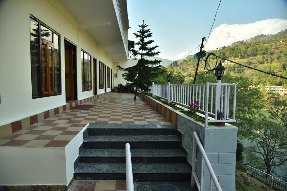 Hotel Lake Paradise Inn Hotel in Uttarakhand