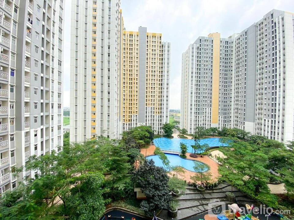 Comfy 2BR Springlake Bekasi near Mall By Travelio Apartment in West Java