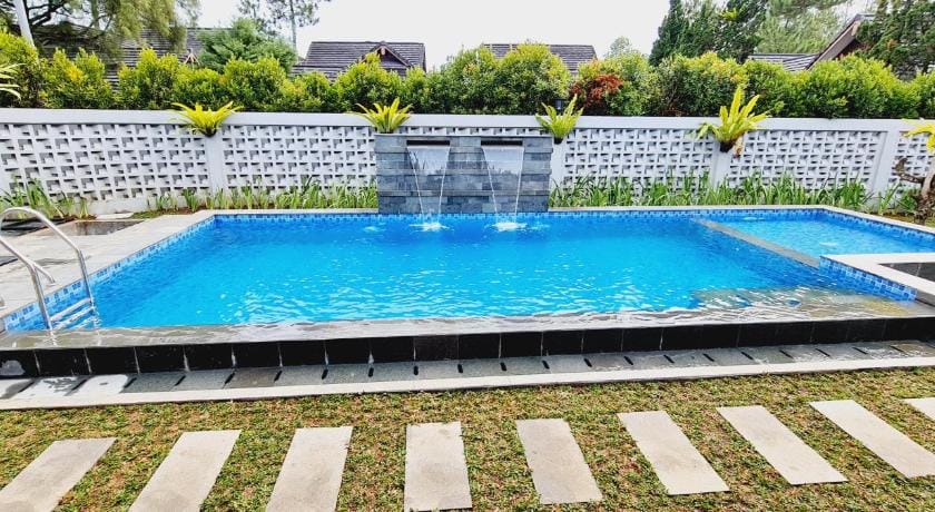 SF Homey Yokohama Villa in West Java