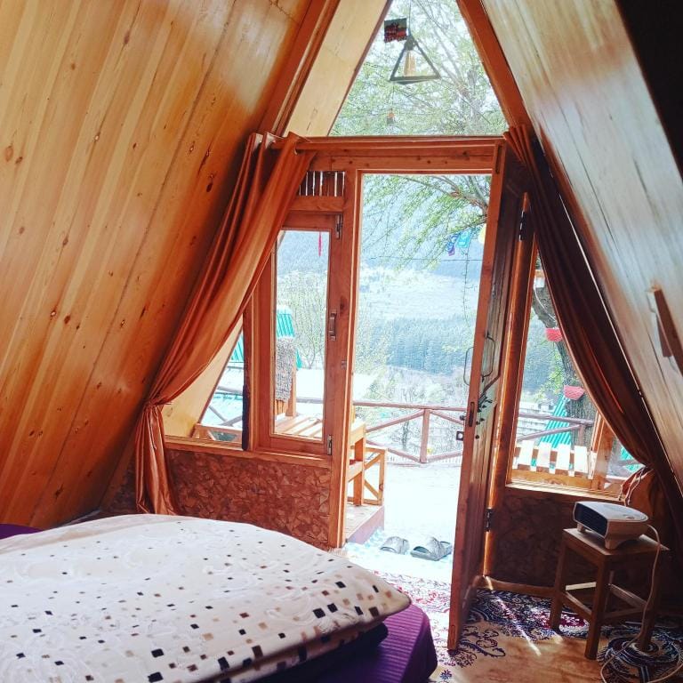 The bear huts Vacation rental in Manali