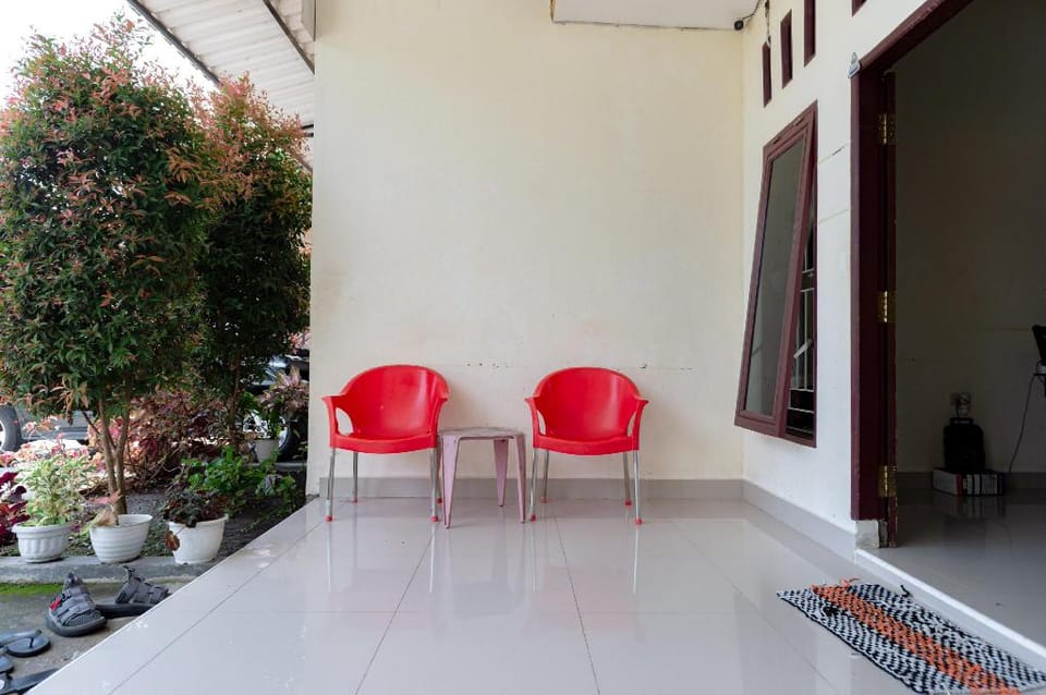 RedDoorz @ Pariban Homestay Parbaba Hotel in Indonesia