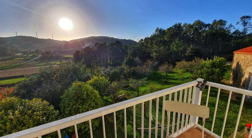 Bright studio apartment, great views, sleeps 4 Apartment in Terra de Soneira