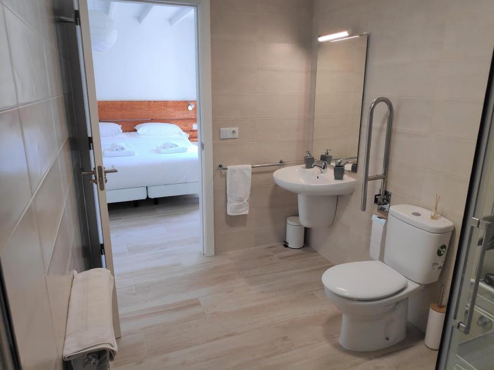 Spacious rustic cottage surrounded by nature Vacation rental in Terra de Soneira