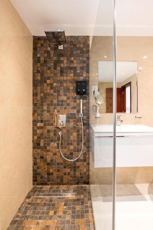 Deluxe Retreat JBR ~ Million Dollar View ~ Balcony Apartment in Dubai