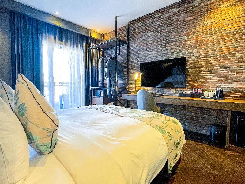Deluxe King Suite Phnom Penh by Habitat Apartment in Phnom Penh Province