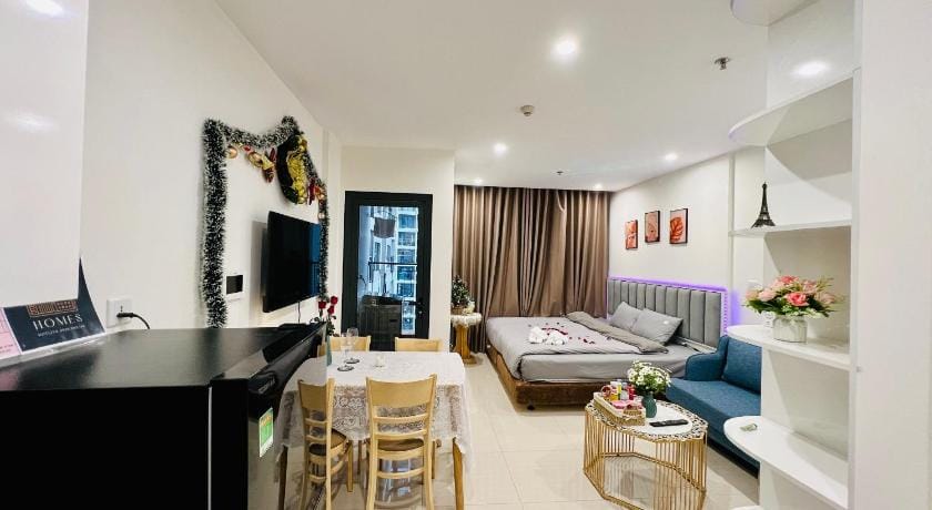 Vinhomes Ocean Park | Safari Homestay Apartment in Laos