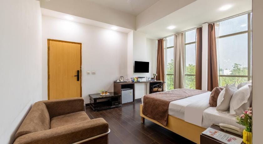 Yashobhoomi Hotel Tashree Delhi Airport Hotel in Gurugram