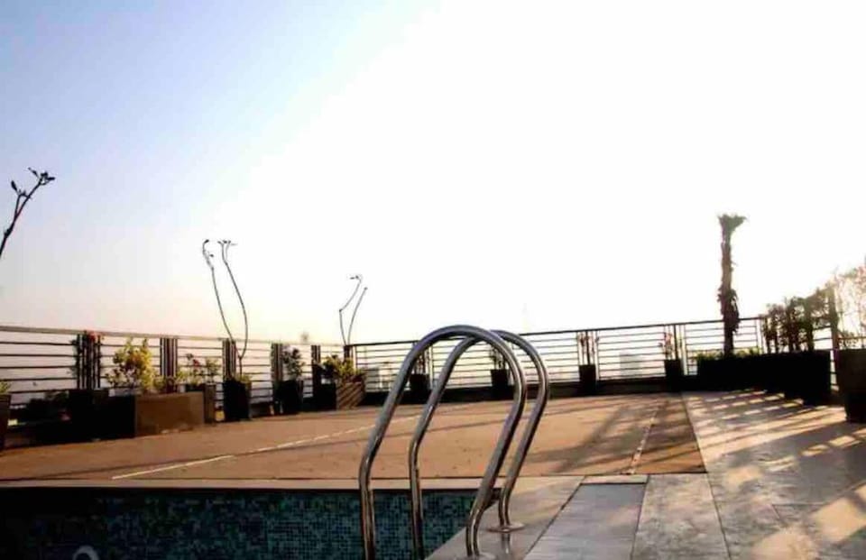 Morden studio apartment with rooftop & pool Apartment in Jaipur