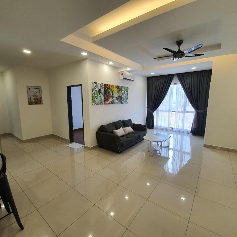 Super Spacious Family Deluxe Suite ♠ 3BR ♠ 5PAX ♠ Apartment in Subang Jaya