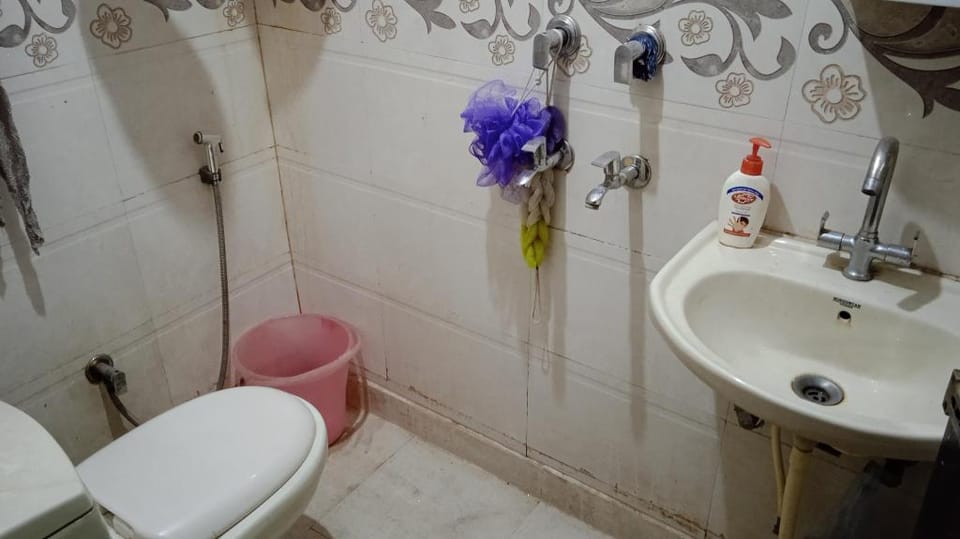 Ishita Homestay, HOSTEL.  Apartment in New Delhi