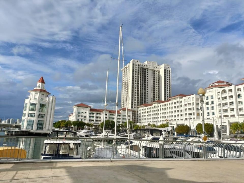 Straits Quay Marina Suites 3A10 @AuroraHomes Apartment in Penang