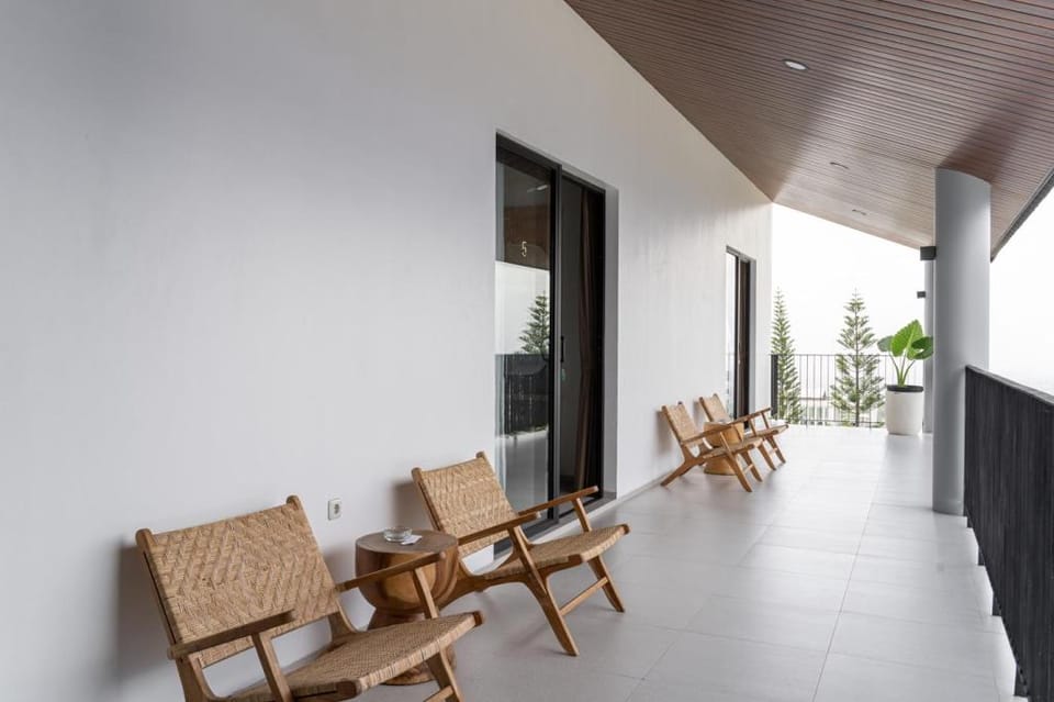 Sunshine City View Villa 6 BR with a heated pool Villa in Bandung