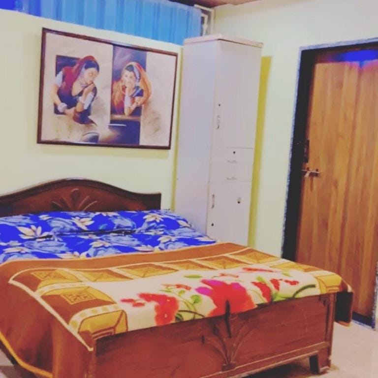 IBN WHITE HOUSE COOTAGE AND TENT CAMPING  Villa in Maharashtra