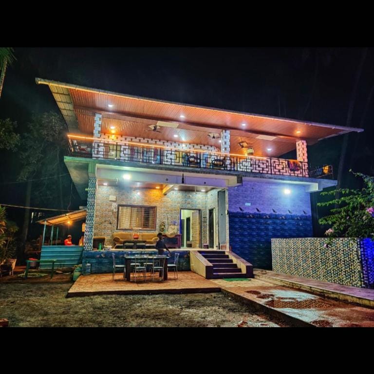 IBN WHITE HOUSE COOTAGE AND TENT CAMPING  Villa in Maharashtra