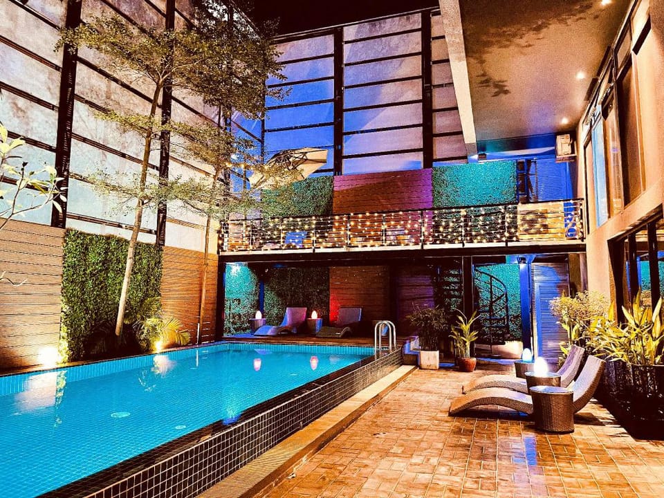 Deluxe Twins Suite & SkyBar Phnom Penh by Habitat Apartment in Phnom Penh Province