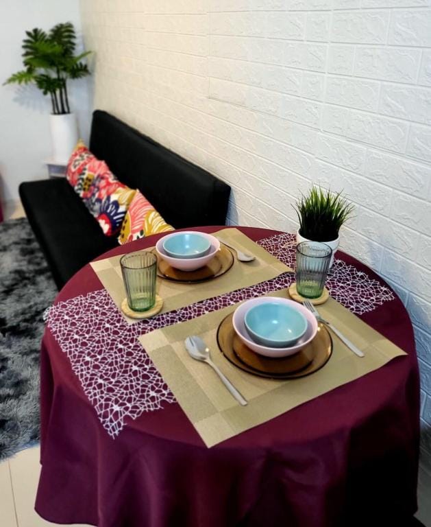Chillaxing 1BR condo w/Netflix &Pool @CirculoVerde Vacation rental in Pasig